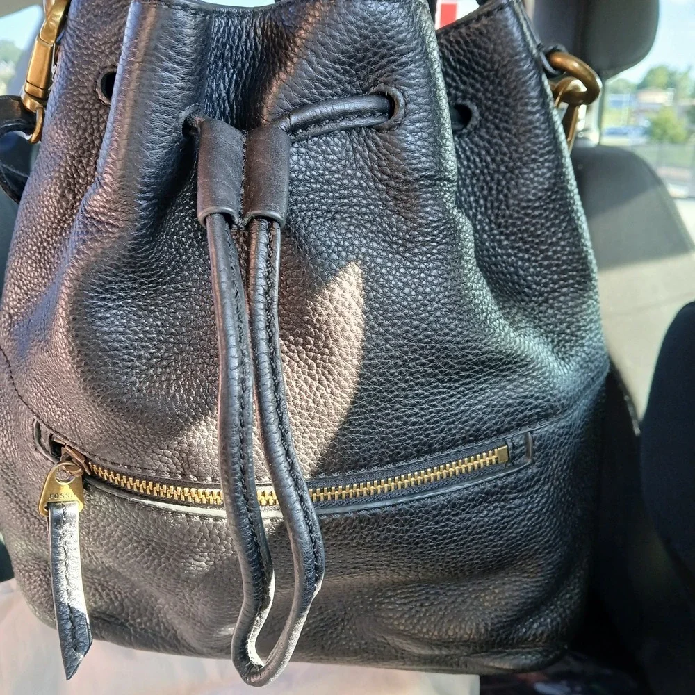 Fossil Vickery Drawstring Black Pebble Leather Bucket Satchel Crossbody Bag Boho